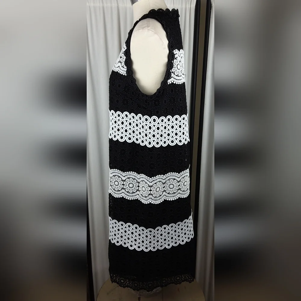 Kate Spade New York, Floral Dot Lace Shift Dress, Jewel Neck, Women's Size 6 B/W